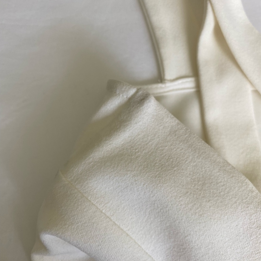 Lulu’s basic white bodysuit - Picture 4 of 4